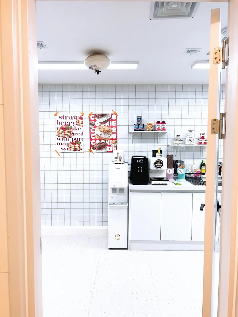 [Seongnam][Bundang] 10 minutes from Pangyo, 1 minute from Seohyeon Station, women-only studio apartment 20