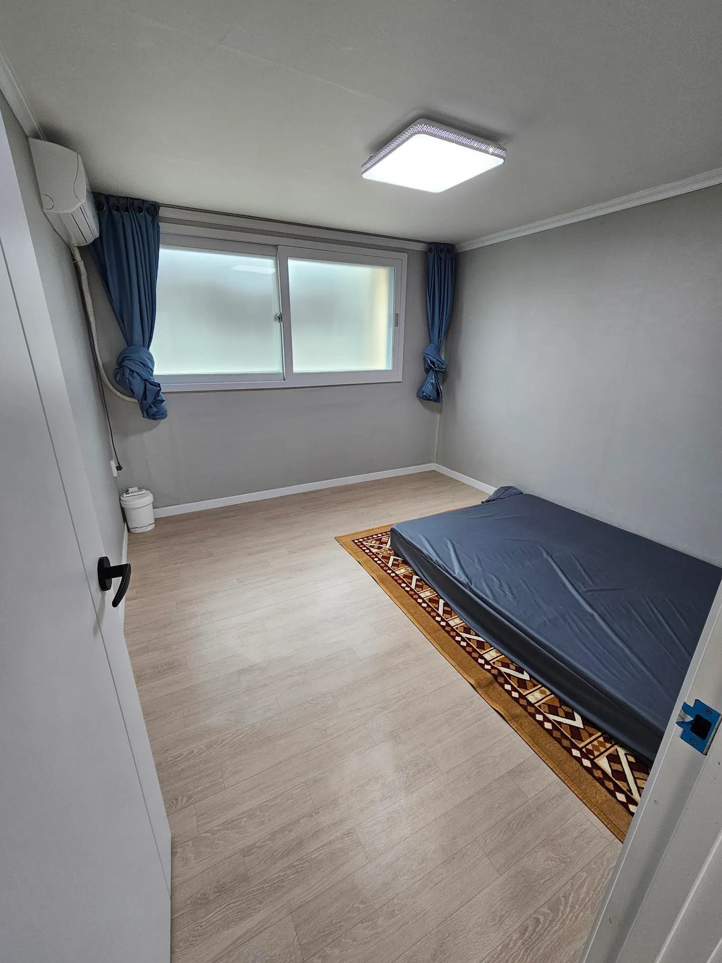 Simgok-dong Transit-Friendly Three-Bedroom House