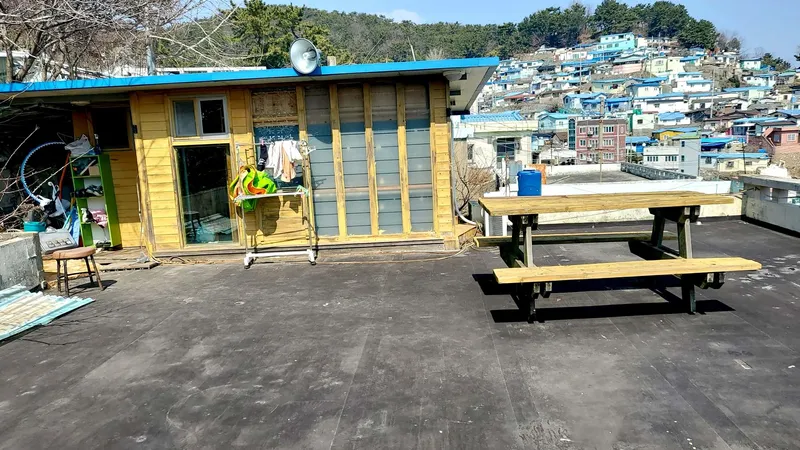 [부산 동구][부산 동구)하늘노래방ㅡ영화촬영지 전체편백 바베큐 반려견1,2층분리가능 44