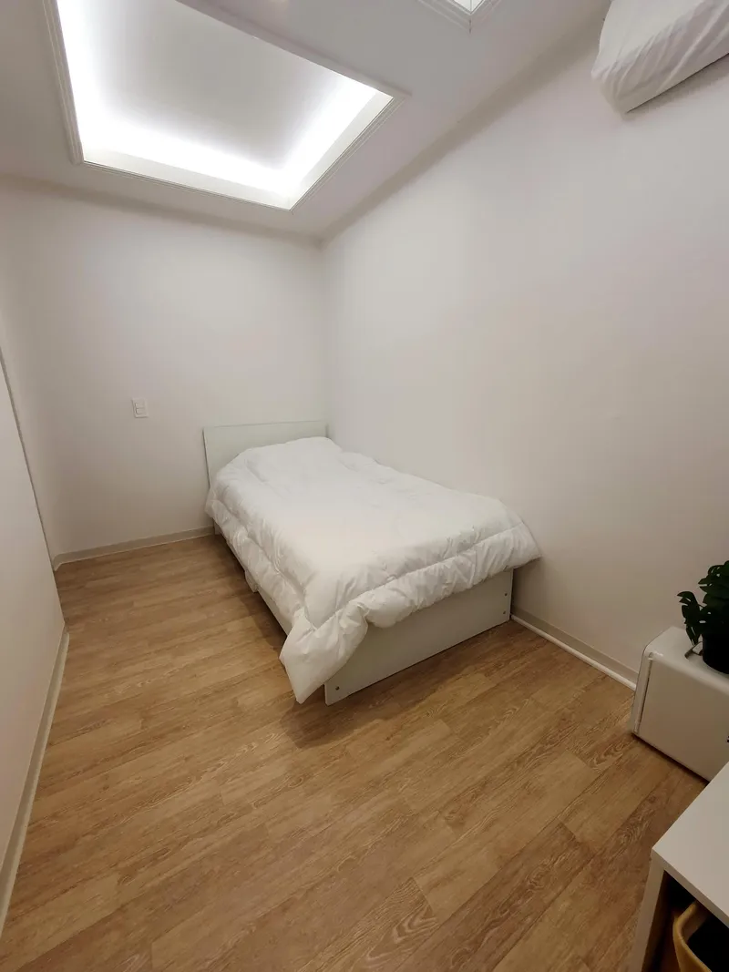 [Seongbuk, Seoul] Simple & Modern Retro Korea University Jongam-dong Stay Rooftop View One Room C302 3