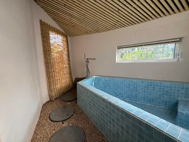 [Sangye-dong, Seogwipo][Chinese] A cozy old house with a jacuzzi on the stone wall cherry blossom road 24