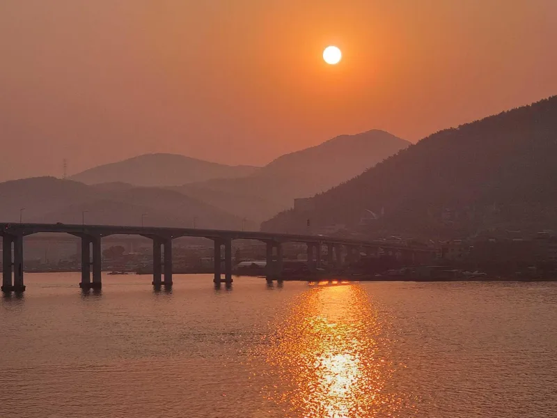 [경남 통영] 구거제대교와 바다가 보이는 산책하기 좋은 펜션 202호 19
