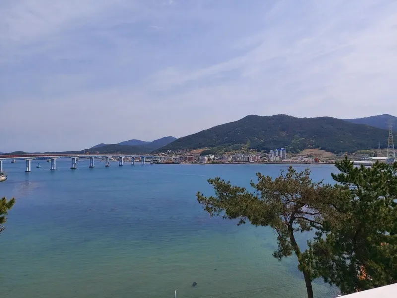 [경남 통영] 구거제대교와 바다가 보이는 산책하기 좋은 펜션 402호 7