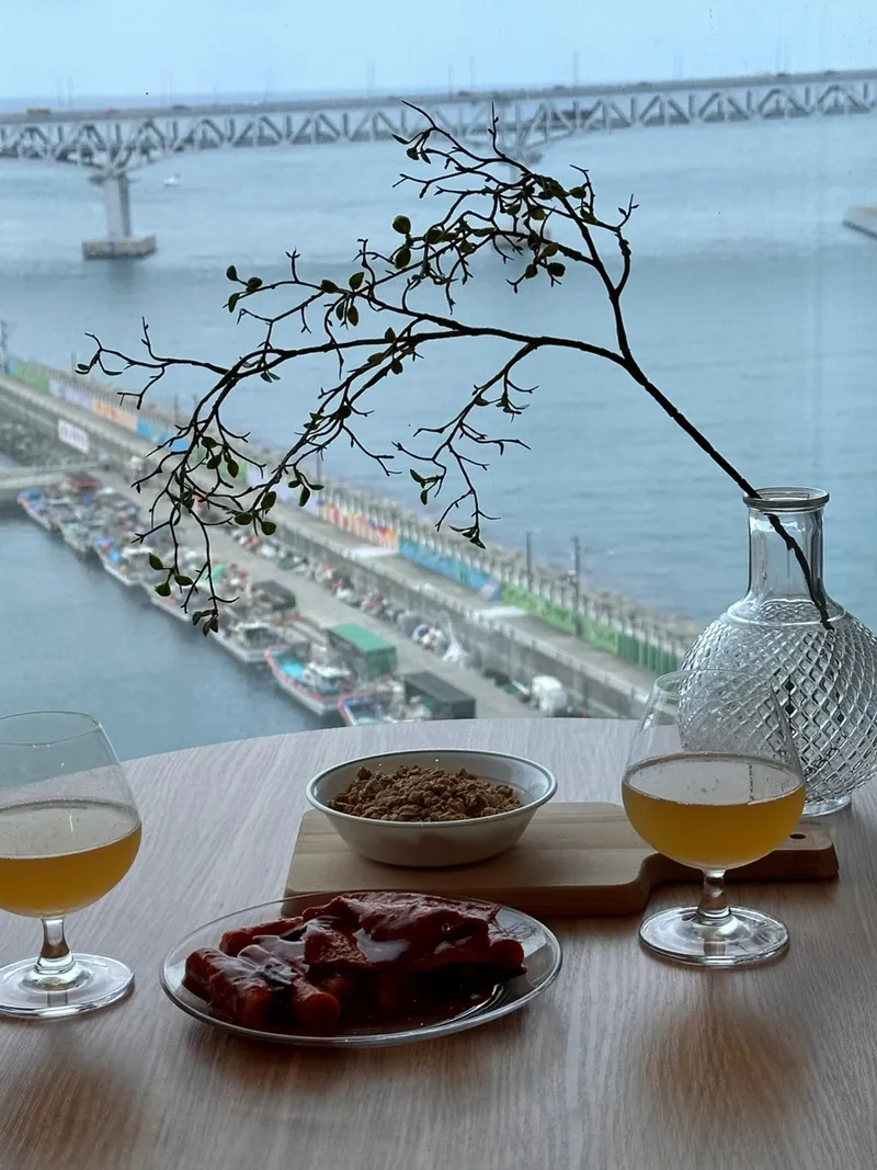 [부산 수영] 광안리오션뷰 등대하우스 밀락더마켓 35