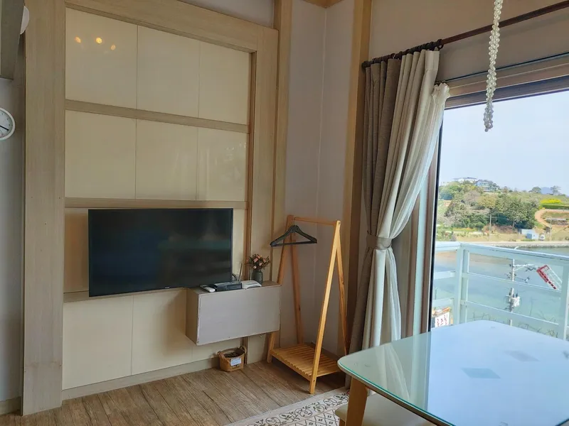[경남 통영] 구거제대교와 바다가 보이는 산책하기 좋은 펜션 202호 6