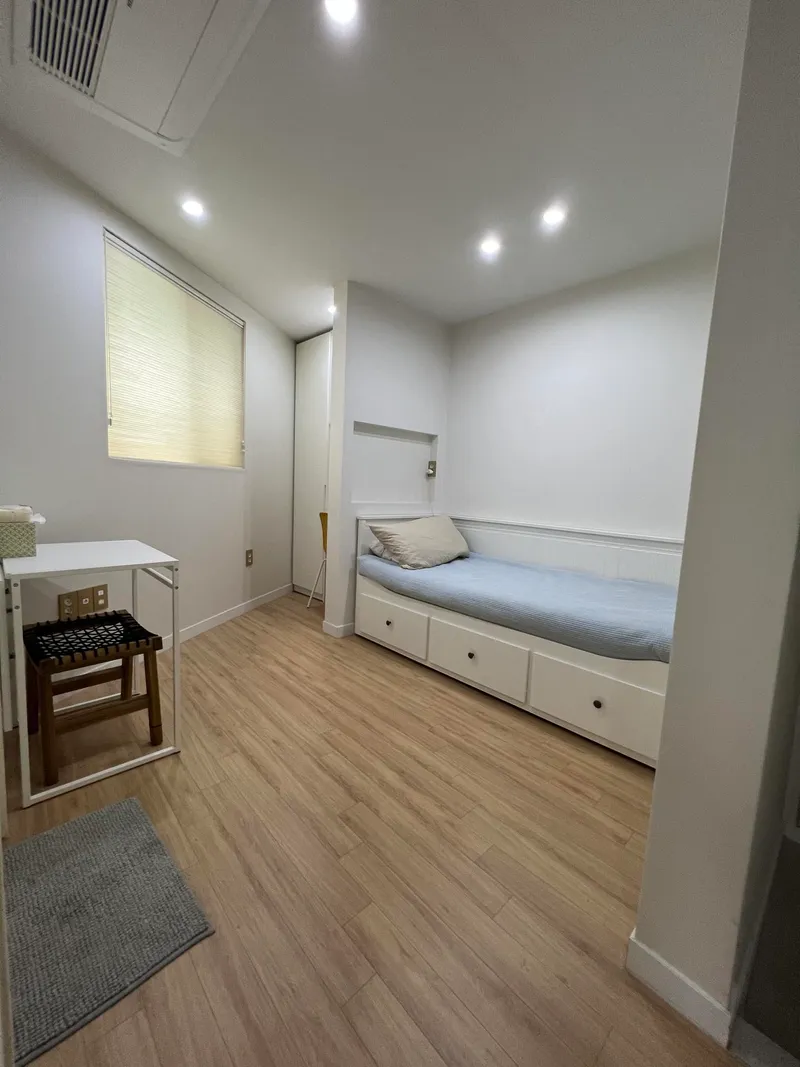 [Seongdong, Seoul] A pretty one-room apartment next to Songjeong Embankment Road and Jungnangcheon Stream 26