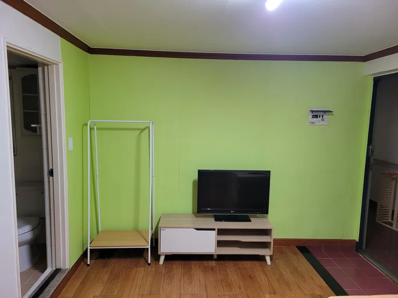 [Nam-gu, Daegu] 1 minute from Namsan Station/One room with separate kitchen/106 2