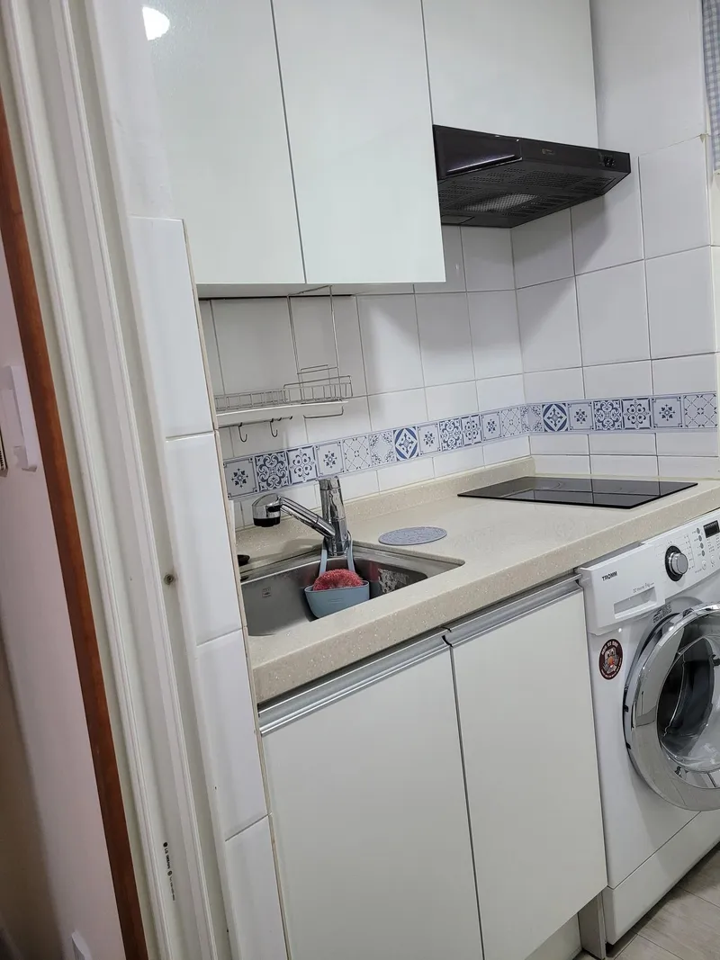 [Nam-gu, Daegu] 1 minute from Namsan Station/One room with separate kitchen/106 3