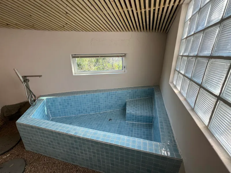 [Sangye-dong, Seogwipo][Chinese] A cozy old house with a jacuzzi on the stone wall cherry blossom road 25
