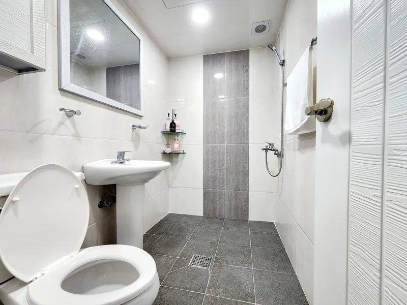 [Paju][Geumchon Station] Remodeled, On-site service recommended, Dryer provided. Spacious 3-room 9