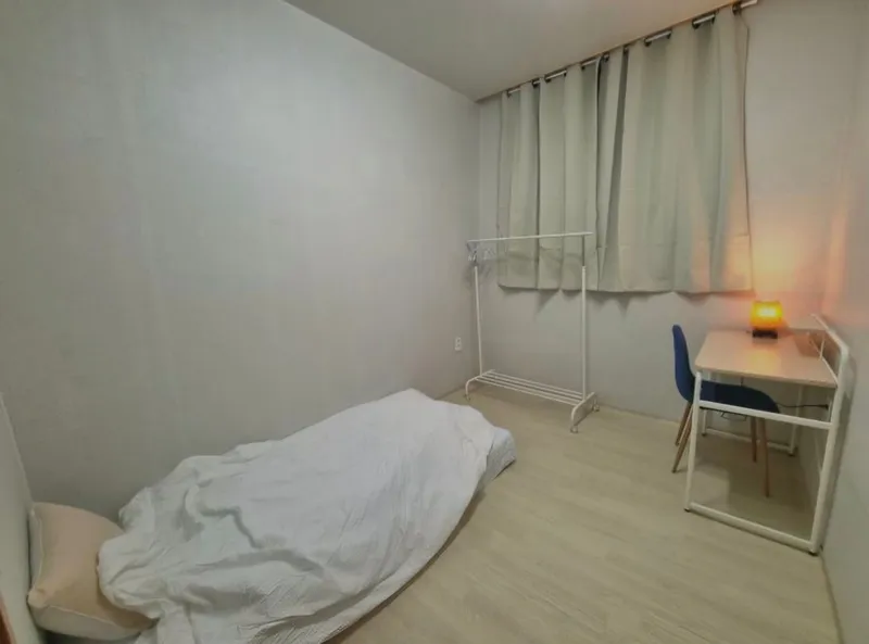 [Yeon-dong, Jeju] 10 minutes from the airport, Nuwemaru Street, full-option share house, single room 2