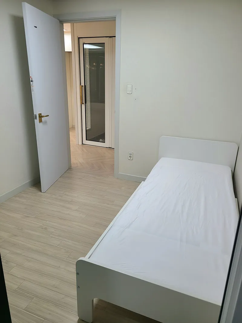 [Gunpo] (11) 1 minute walk from Gunpo Station, emotional view three-room #Geumjeong Anyang Sanbon 8