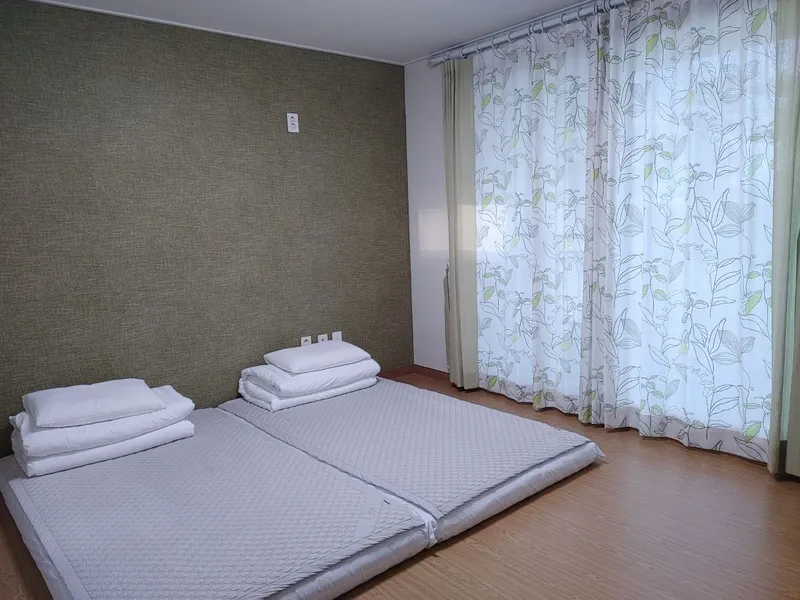 [Seongsan, Seogwipo] A two-story detached house with palm trees and a large lawn garden 4