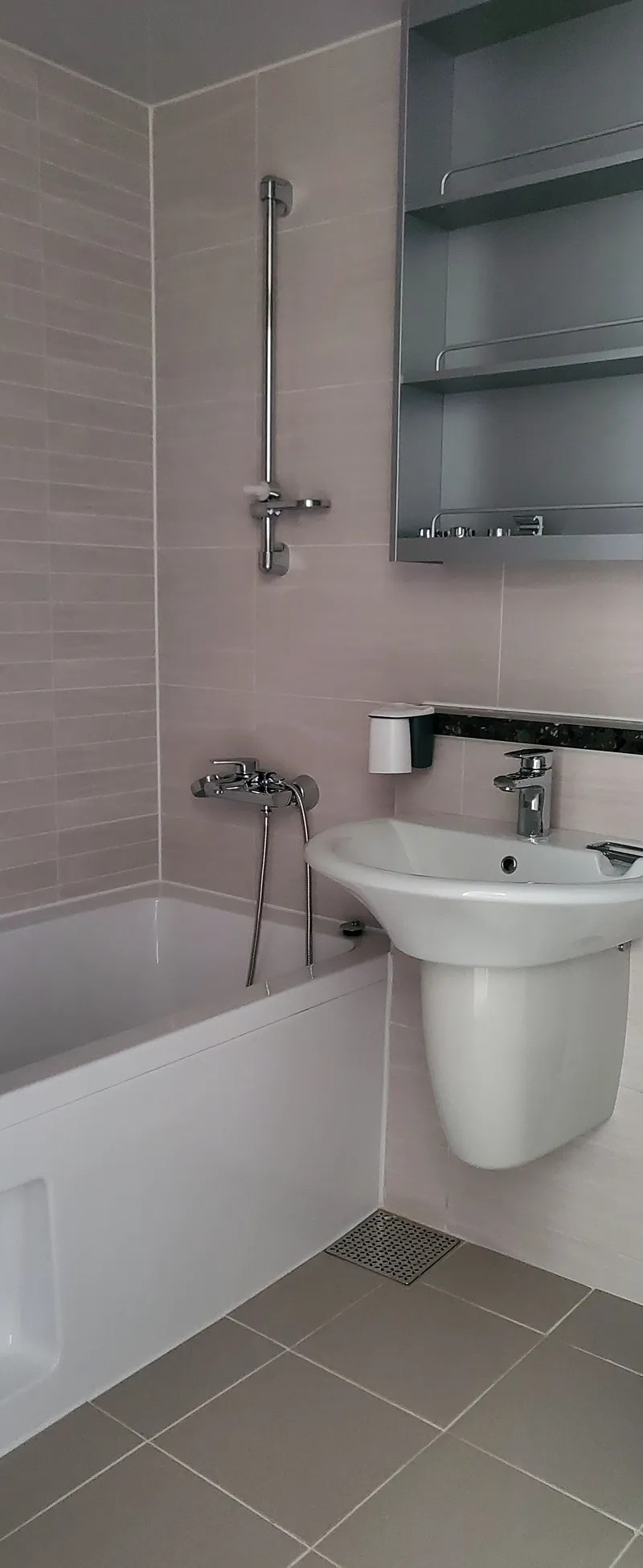[Gangneung][Changhyedong in Gangneung] 3 minutes from Sacheonjin Beach, Gyeongpo Ocean View, Daegwallyeong Windmill View. 3 rooms, newly built, 12th floor, A 12
