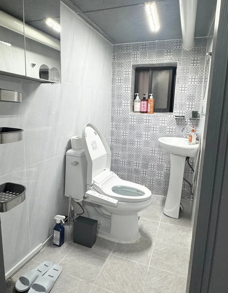 [Dongdaemun, Seoul] 5 minutes from Shinsoldong Station - Adjacent to Jongno, Euljiro, and Seongsu - 4 people 9
