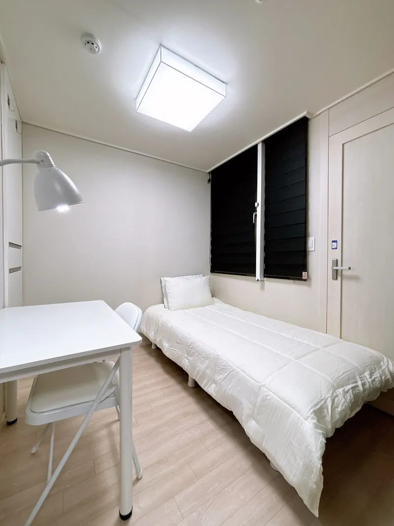 [Songpa, Seoul] Spacious two-room officetel near subway station, near lines 2, 8, and 9 4