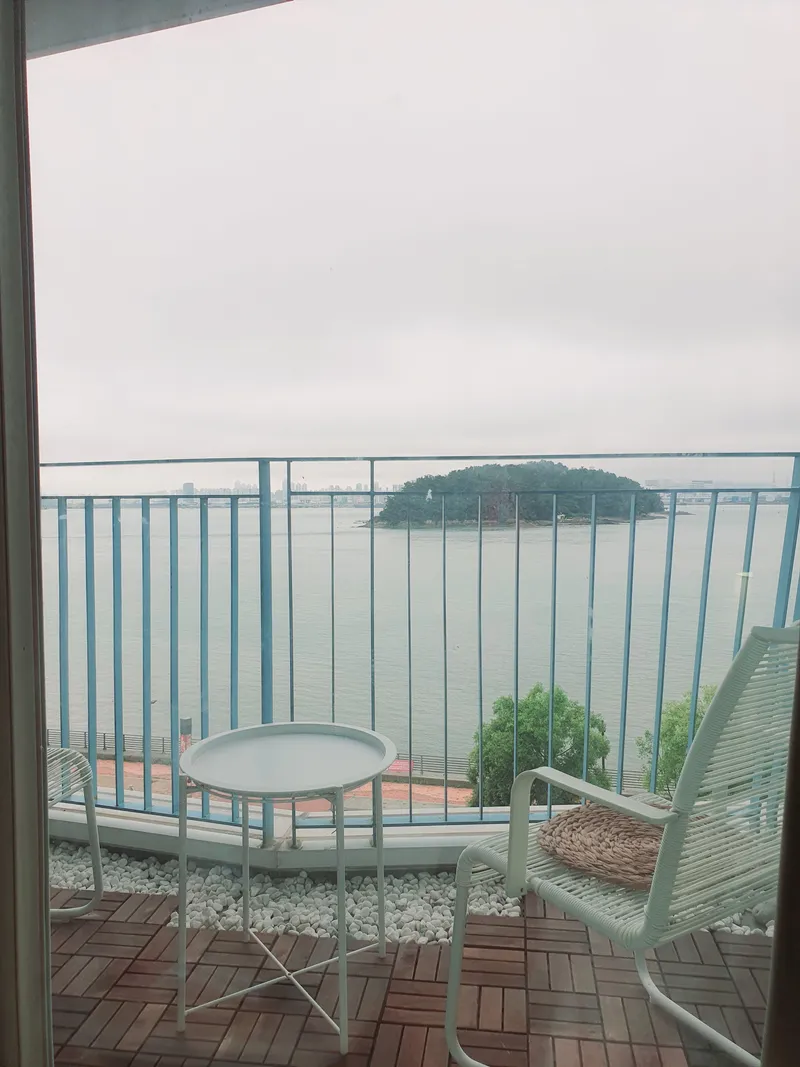[Yeongjong, Incheon] Cool view / Peaceful ocean view. Close to airport (15 minutes away). Washer & dryer. 15