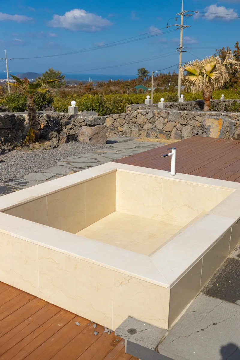 [Jocheon, Jeju] Daeheul-ri sea view jacuzzi and starlight, The Noah House. 37