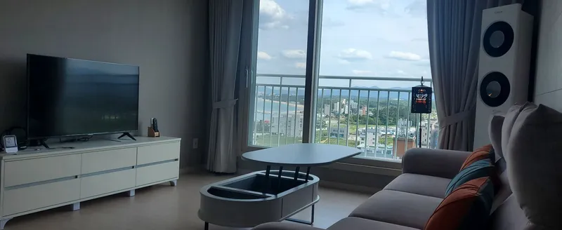 [Gangneung][Changhyedong in Gangneung] 3 minutes from Sacheonjin Beach, Gyeongpo Ocean View, Daegwallyeong Windmill View. 3 rooms, newly built, 12th floor, A 16