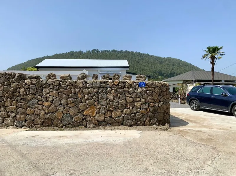 [Aewol, Jeju] Jeju's representative mountain peak front view, private jacuzzi, Insta-worthy accommodation 127