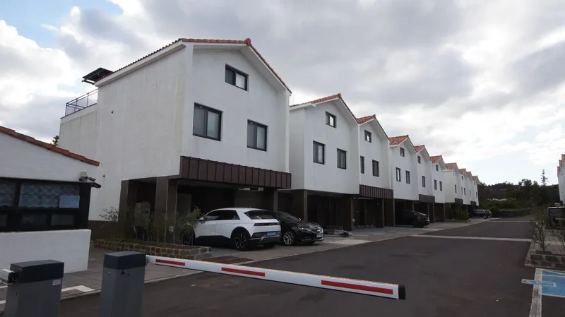[Jocheon, Jeju][Jeju Pretty House] #Jeju Clean House #One Month Living #Hamdeok Accommodation #New Construction #3-story Independent House #Electric Car Charger 51