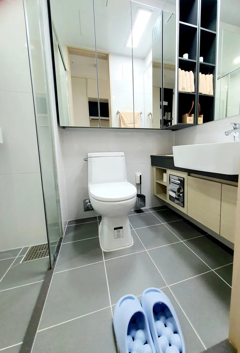 [Yeongjong, Incheon] Cool view / Peaceful ocean view. Close to airport (15 minutes away). Washer & dryer. 6
