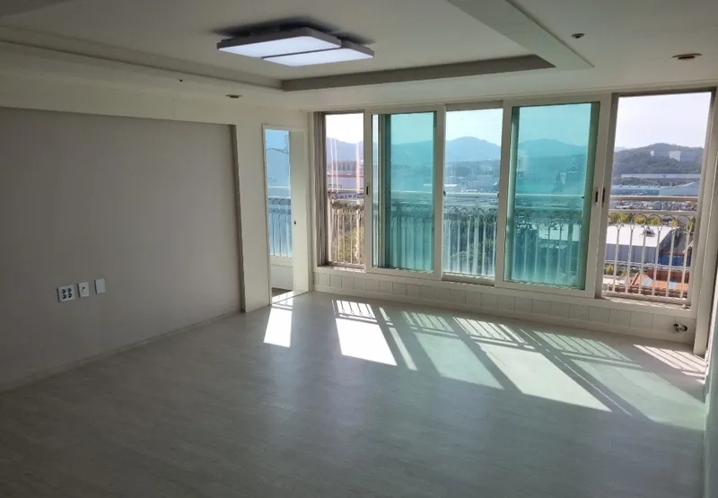 [Anseong] 3 rooms, 5 minutes away from Jungri-dong Industrial Complex, with bed/sofa/dining table. Business travelers 7