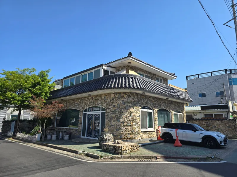 [경북 경주] 공원앞뜰이 있는 투룸 돌집 2층 20
