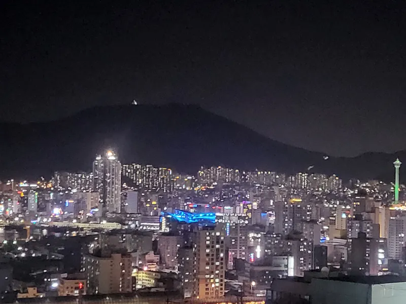 [부산 영도] 흰여울 바다 품은 숙소 퀸침대2 20