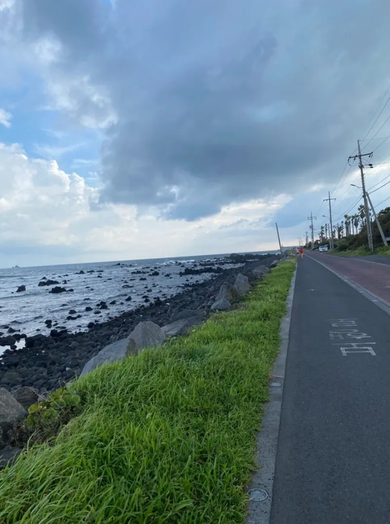 [Beophwan-dong, Seogwipo] ♡Right in front of Beophwan Beach♡ 3 rooms, 2 bathrooms, Olle Trail Course 7, 5 minutes by car to E-Mart 66