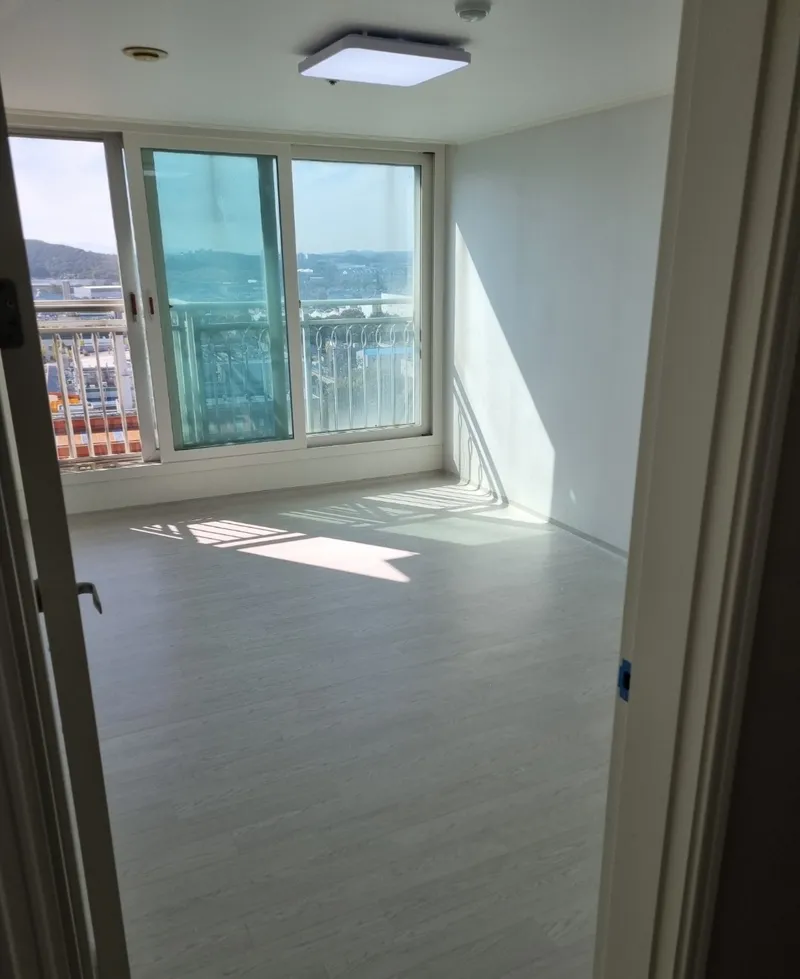 [Anseong] 3 rooms, 5 minutes away from Jungri-dong Industrial Complex, with bed/sofa/dining table. Business travelers 3