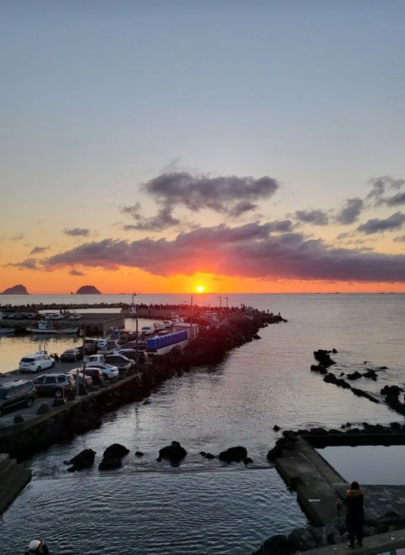 [Beophwan-dong, Seogwipo] ♡Right in front of Beophwan Beach♡ 3 rooms, 2 bathrooms, Olle Trail Course 7, 5 minutes by car to E-Mart 55