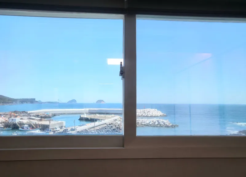 [Beophwan-dong, Seogwipo] ♡Right in front of Beophwan Beach♡ 3 rooms, 2 bathrooms, Olle Trail Course 7, 5 minutes by car to E-Mart 2