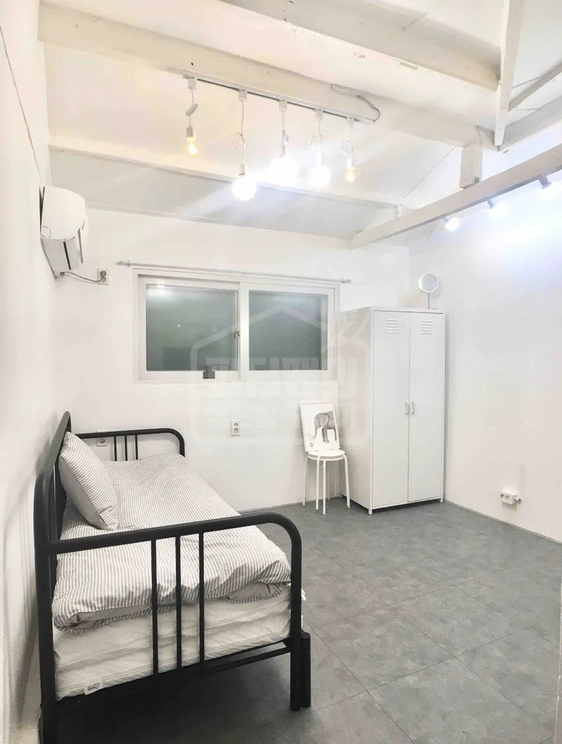 [Jongno, Seoul] Cozy one-room, fully-furnished, 2 minutes from Changsin Station 5
