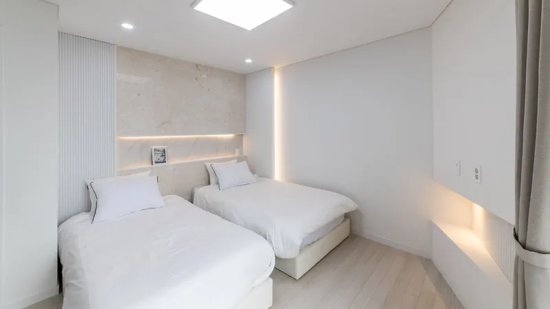 [Daejeong, Seogwipo] D(4) Building 201 (60 pyeong/4 rooms/duplex/private rooftop) 2