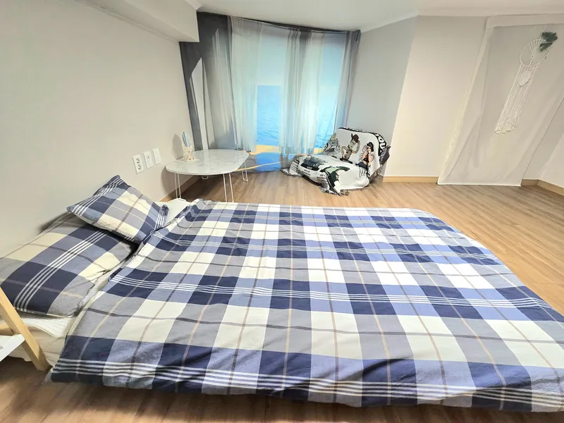 [Goyang] In front of Ilsan Lake Park / 1/16 pyeong duplex type. 3 people 15