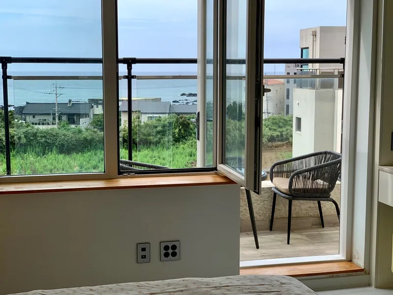 [제주 애월][애월하귀]위치 최강 바다뷰 독채 투룸 바다초입 도심인프라 인접 배민가능 12