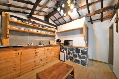 [Namwon, Seogwipo][Seogwipo Wimi] Detached Two-Room House with Yard, Old Jeju House, Tangerine Orchard 9