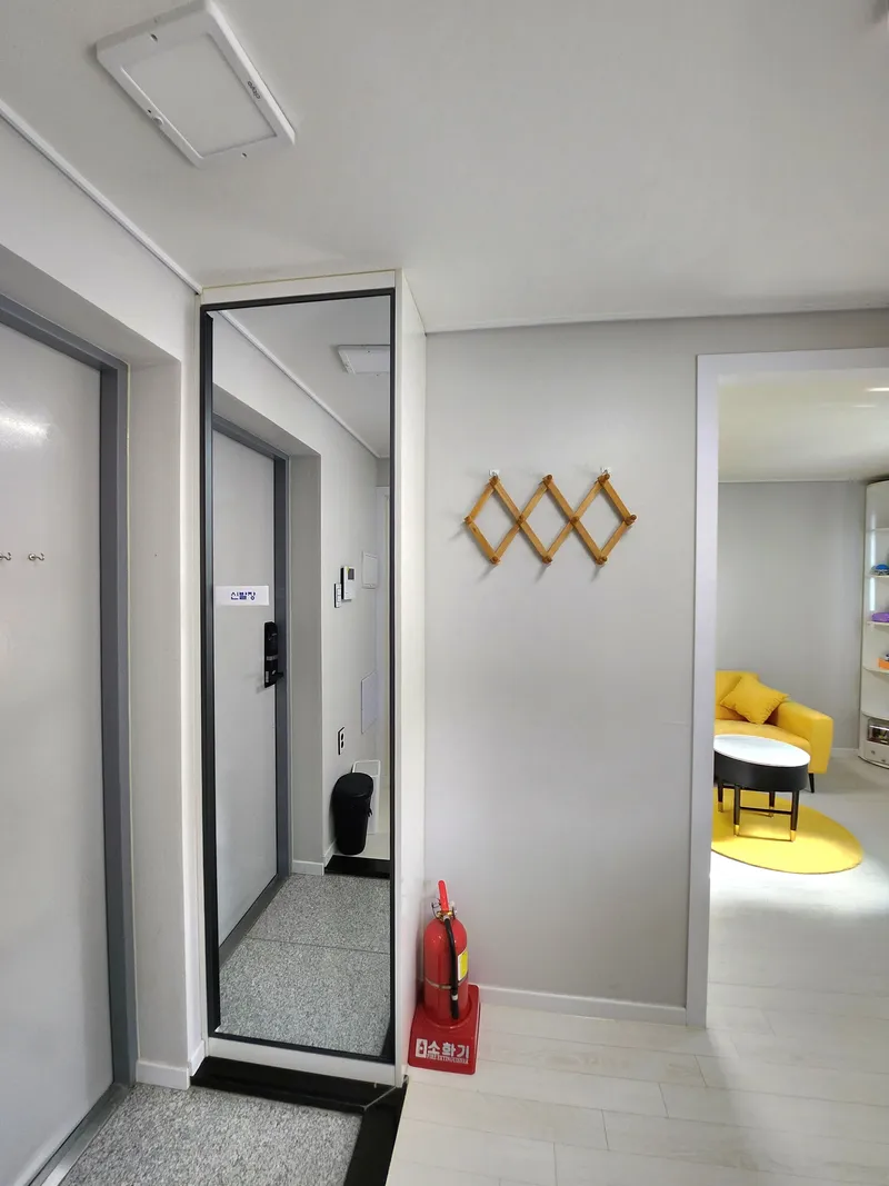 [Eunpyeong, Seoul] 23 years old white newly built detached one-room apartment in Yeonsinnae-yeok district, full option parking 8
