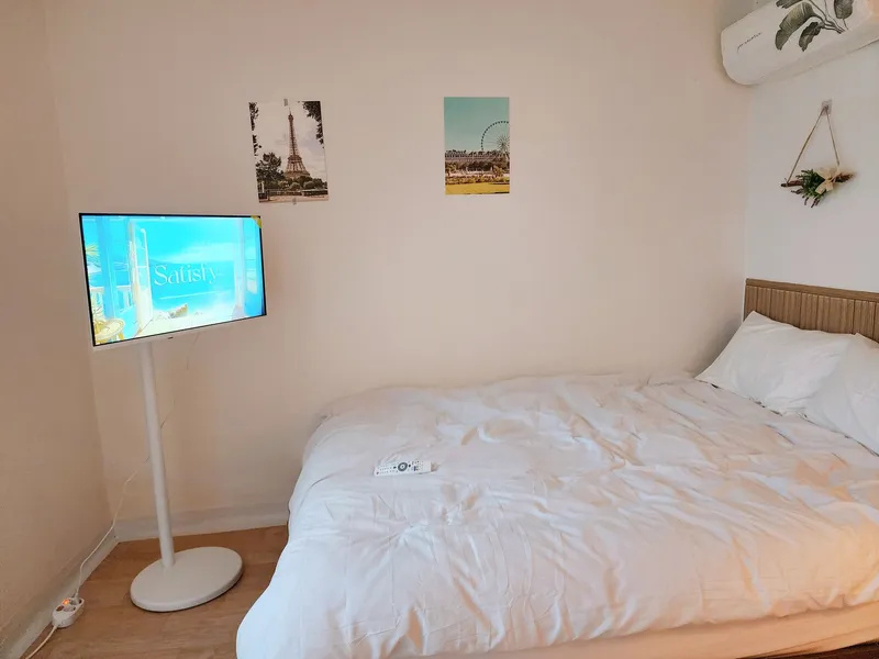 [Yongsan, Seoul] Itaewon Station Area! Clean Two-Room House #Friends 3