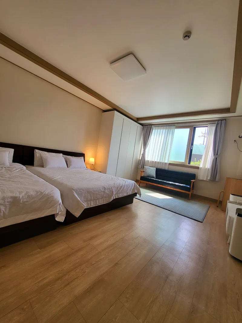 [Gujwa, Jeju] One-room stay (16 pyeong) in a quiet village with a view of the sea in Pyeongdae #102 4