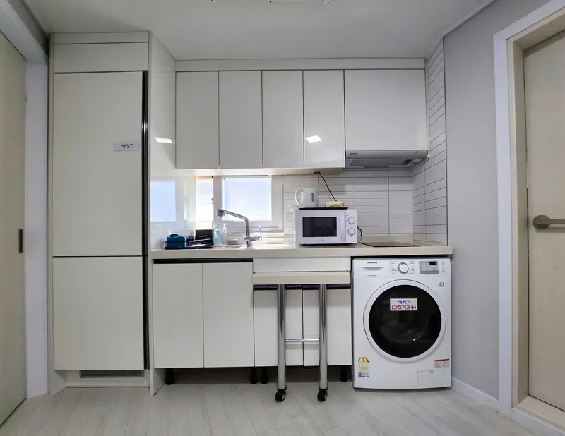 [Eunpyeong, Seoul] 23 years old white newly built detached one-room apartment in Yeonsinnae-yeok district, full option parking 7