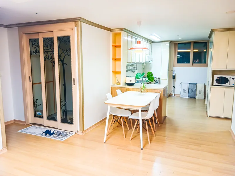 [Gunsan] Large complex semi-new 3-room apartment 11
