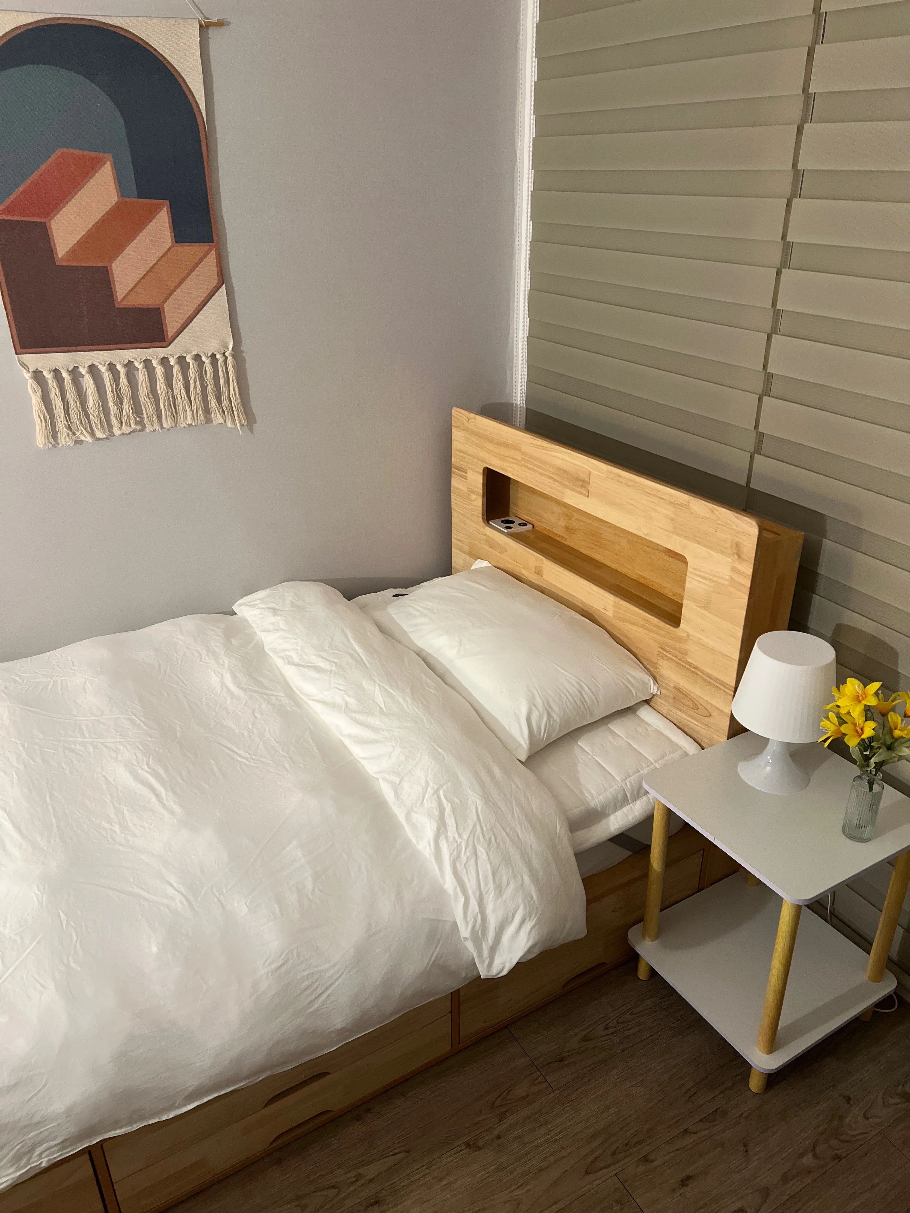 Ssangyong-dong Remodeled Two-Bedroom Apartment