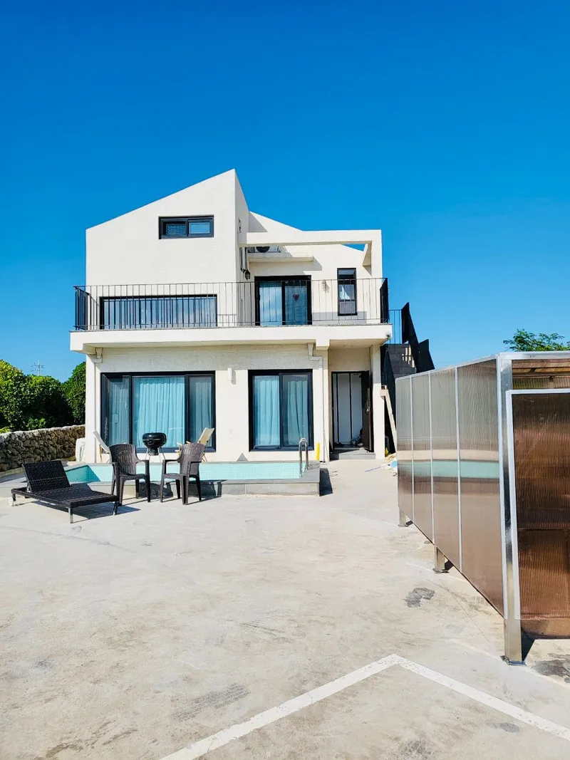 [Hangyeong, Jeju][Panpo] Super Special Price_ Panpo Port Private Duplex with Spacious Yard, Swimming Pool, and BBQ Zone 57