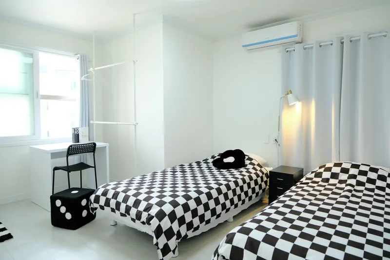 [Saha, Busan] Spacious house near Dong-A University, 4 rooms, 6 beds, 4th floor 9