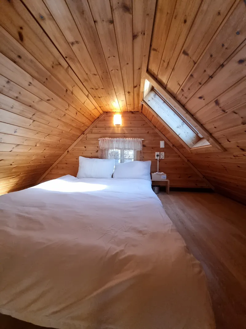 [Chuncheon] Wooden duplex with a skylight at Gangchon Station with a view of the stars 5