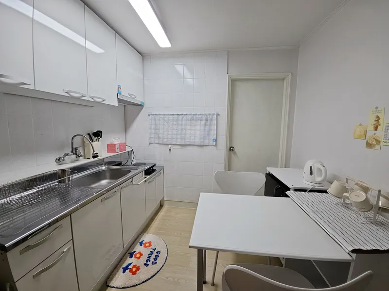 [Mapo, Seoul][Mangwon Hongdae] Mangwon Hapjeong Hongdae Spacious two-room fully equipped room for up to 6 people 12