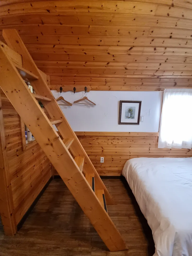 [Chuncheon] Wooden duplex with a skylight at Gangchon Station with a view of the stars 8