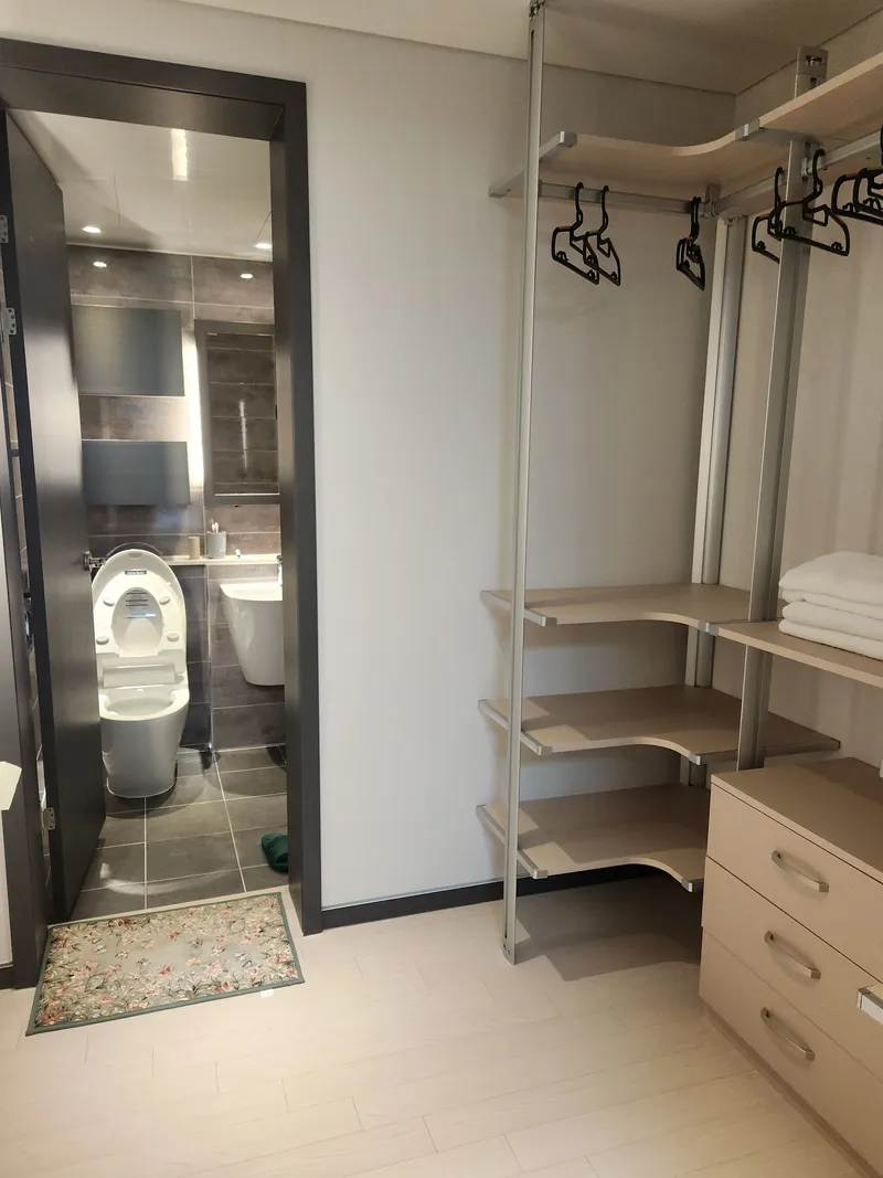 [Daejeong, Seogwipo] Sanbangsan Mountain, Dansan View Three-Room Fully-Optioned 2 5